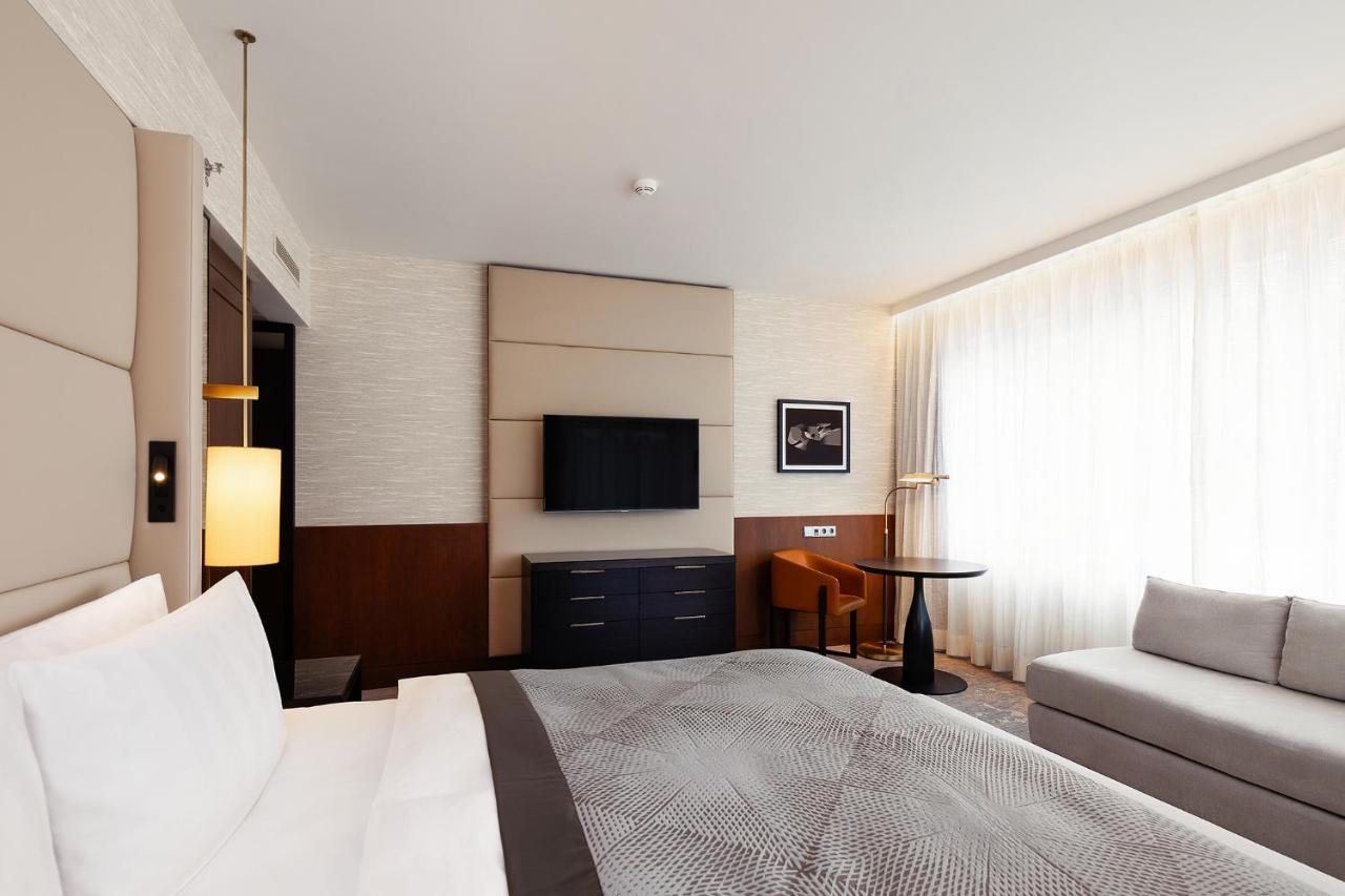 Premium King Room Club Lounge Access